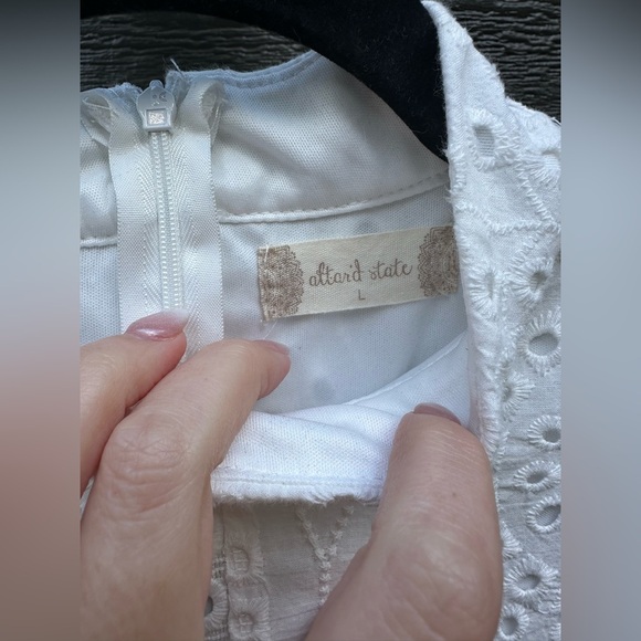Altar’d State Women’s White Eyelet Dress Size Large - Picture 4 of 5